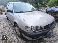 Usata Toyota Corolla 86 CV (63 kW) 2000 Berlina