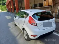 Usata Ford Fiesta 75 CV (55 kW) 2013 Berlina