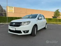 Usata Dacia Sandero Lauréate 75 CV (55 kW) 2014 Bianco Berlina