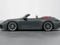 Usata Porsche 911 394 CV (289 kW) 2025 Grigio ardesia neo/capote rossa Cabrio