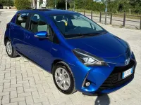 Usata Toyota Yaris Hybrid Active 73 CV (53 kW) 2020 Blu/azzurro Berlina