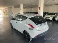 Usata Lancia Ypsilon 69 CV (50 kW) 2018 Grigio Utilitaria