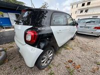 Usata Smart ForFour 70 CV (51 kW) 2016 Bianco Utilitaria