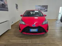 Usata Toyota Yaris Hybrid Active 73 CV (53 kW) 2018 Rosso Berlina