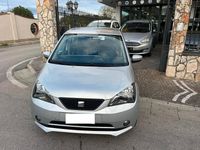 Usado Seat Mii Chic 68 CV (50 kW) 2016 Plateado Utilitario