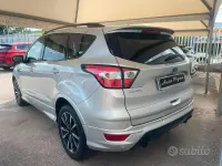Usata Ford Kuga Titanium 120 CV (88 kW) 2017 Grigio SUV