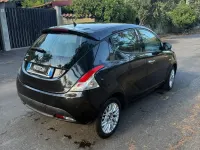 Usata Lancia Ypsilon Gold 95 CV (69 kW) 2015 Nero Utilitaria
