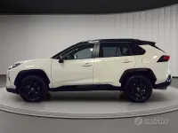 Usata Toyota RAV4 Hybrid Style 218 CV (160 kW) 2022 Black & white SUV
