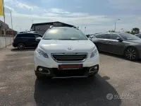Usata Peugeot 2008 Access 99 CV (72 kW) 2016 Bianco SUV