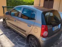 Usata Kia Picanto 62 CV (45 kW) 2011 Grigio Utilitaria
