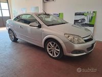 Usata Opel Astra Cabriolet Cosmo 150 CV (110 kW) 2007 Grigio Cabrio