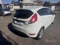 Usata Ford Fiesta Titanium 96 CV (70 kW) 2014 Bianco Utilitaria