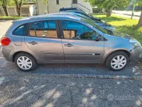 Usata Renault Clio II 58 CV (42 kW) 2011 Blu Berlina