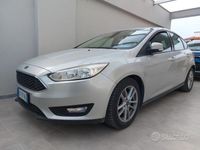 Usata Ford Focus 120 CV (88 kW) 2015 Grigio Berlina