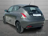 Usata Lancia Ypsilon 69 CV (50 kW) 2015 Grigio Utilitaria