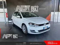 Usata VW Golf VII Trendline 105 CV (77 kW) 2014 Bianco Utilitaria