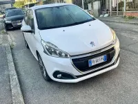 Usata Peugeot 208 Allure 82 CV (60 kW) 2015 Utilitaria