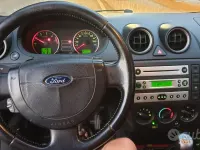 Usata Ford Fiesta 68 CV (50 kW) 2004 Bluazzurro Utilitaria