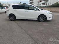 Gebraucht Toyota Verso Style 112 PS (82 kW) 2014 Weiß Van / Kleinbus