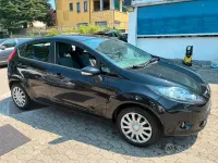 Usata Ford Fiesta 82 CV (60 kW) 2010 Nero Berlina