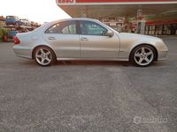 Usata Mercedes E270 Avantgarde 177 CV (130 kW) 2003 Grigio Berlina