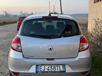 Usata Renault Clio II 75 CV (55 kW) 2011 Grigio Berlina