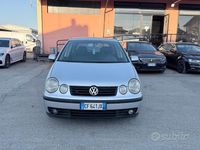 Usata VW Polo Comfortline 74 CV (54 kW) 2003 Grigio Berlina