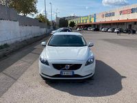 Usata Volvo V40 115 CV (84 kW) 2014 Bianco Berlina