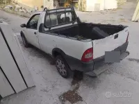 Usata Fiat Strada 63 CV (46 kW) 2003 Bianco Pick-up