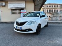 Usata Lancia Ypsilon 69 CV (50 kW) 2018 Bianco Utilitaria