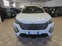 Usata Peugeot 2008 Allure 130 CV (95 kW) 2024 Bianco SUV
