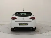 Begagnad Renault Clio V Business 86 HK (63 kW) 2021 Vit Sedan