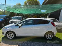 Usata Ford Fiesta 95 CV (69 kW) 2016 Bianco Utilitaria