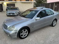 Usata Mercedes C220 Elegance 143 CV (105 kW) 2002 Grigio Berlina