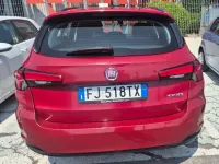 Usata Fiat Tipo Easy 120 CV (88 kW) 2017 Rosso Station wagon