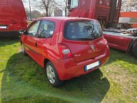 Usado Renault Twingo Dynamique 60 CV (44 kW) 2009 Rojo Utilitario