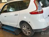 Usata Renault Scénic 110 CV (80 kW) 2010 Bianco Monovolume