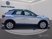 Usata VW T-Roc Life 110 CV (80 kW) 2023 Pyrit silver met/tetto nero me SUV
