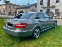 usata Mercedes E220 blue efficiency