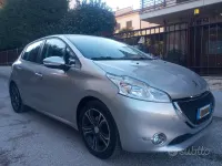 Usata Peugeot 208 Allure 68 CV (50 kW) 2015 Grigio Utilitaria