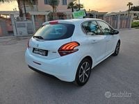 Usata Peugeot 208 Allure 100 CV (73 kW) 2016 Bianco Utilitaria