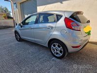 Usata Ford Fiesta 97 CV (71 kW) 2016 Grigio Berlina