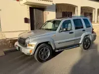 Usata Jeep Cherokee 163 CV (119 kW) 2007 Grigio SUV