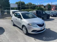 Usata Lancia Ypsilon Gold 69 CV (50 kW) 2017 Grigio Utilitaria