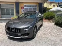 Usata Maserati Levante 275 CV (202 kW) 2017 Grigio SUV