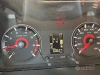 Usata Mahindra KUV100 83 CV (61 kW) 2018 Bianco SUV