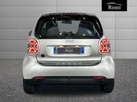 Usata Smart ForTwo Electric Drive 41 kW (56 CV) 2022 Bodypanel in cool silver metal Coupé