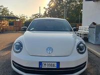 Usata VW Beetle 105 CV (77 kW) 2012 Bianco Utilitaria