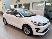 Usata Kia Rio Style 101 CV (74 kW) 2021 Bianco Berlina