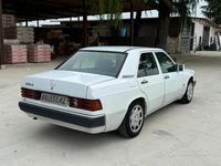 Usata Mercedes 190 75 CV (55 kW) 1990 Bianco Berlina